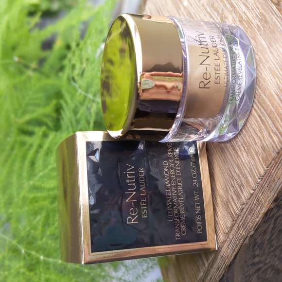 Estee Lauder Other - Final Drop! Estee Lauder Re-Nutriv Ultimate Diamond Transformative Energy Cream